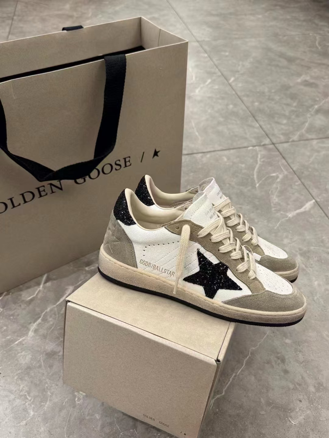 ua g01den G003e s*per-star sneaker