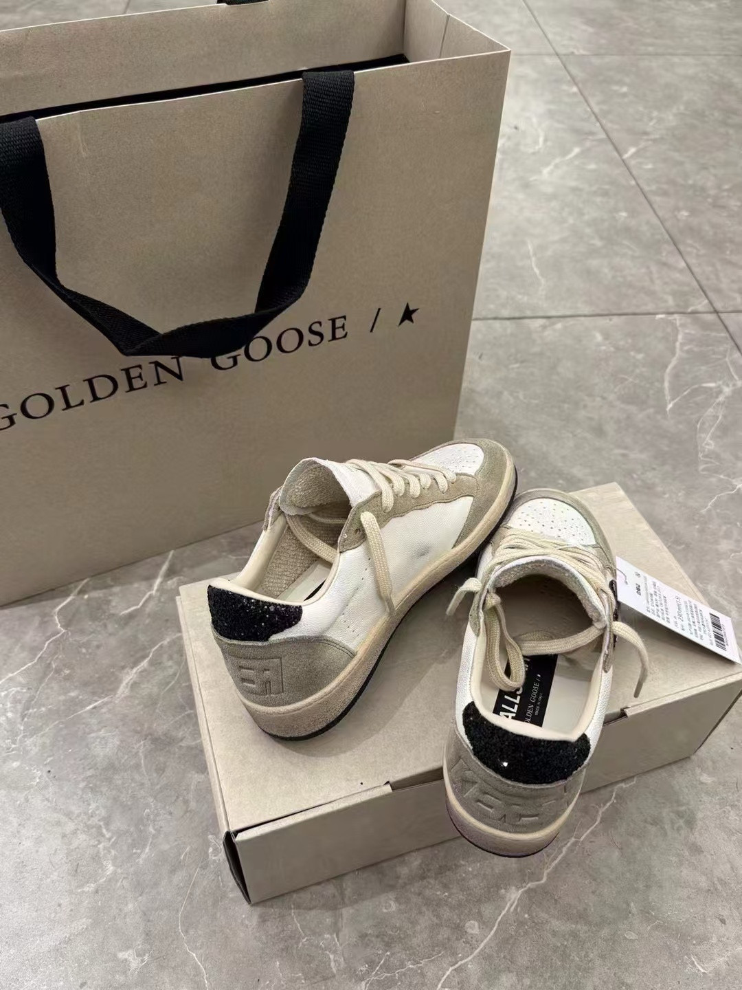 ua g01den G003e s*per-star sneaker