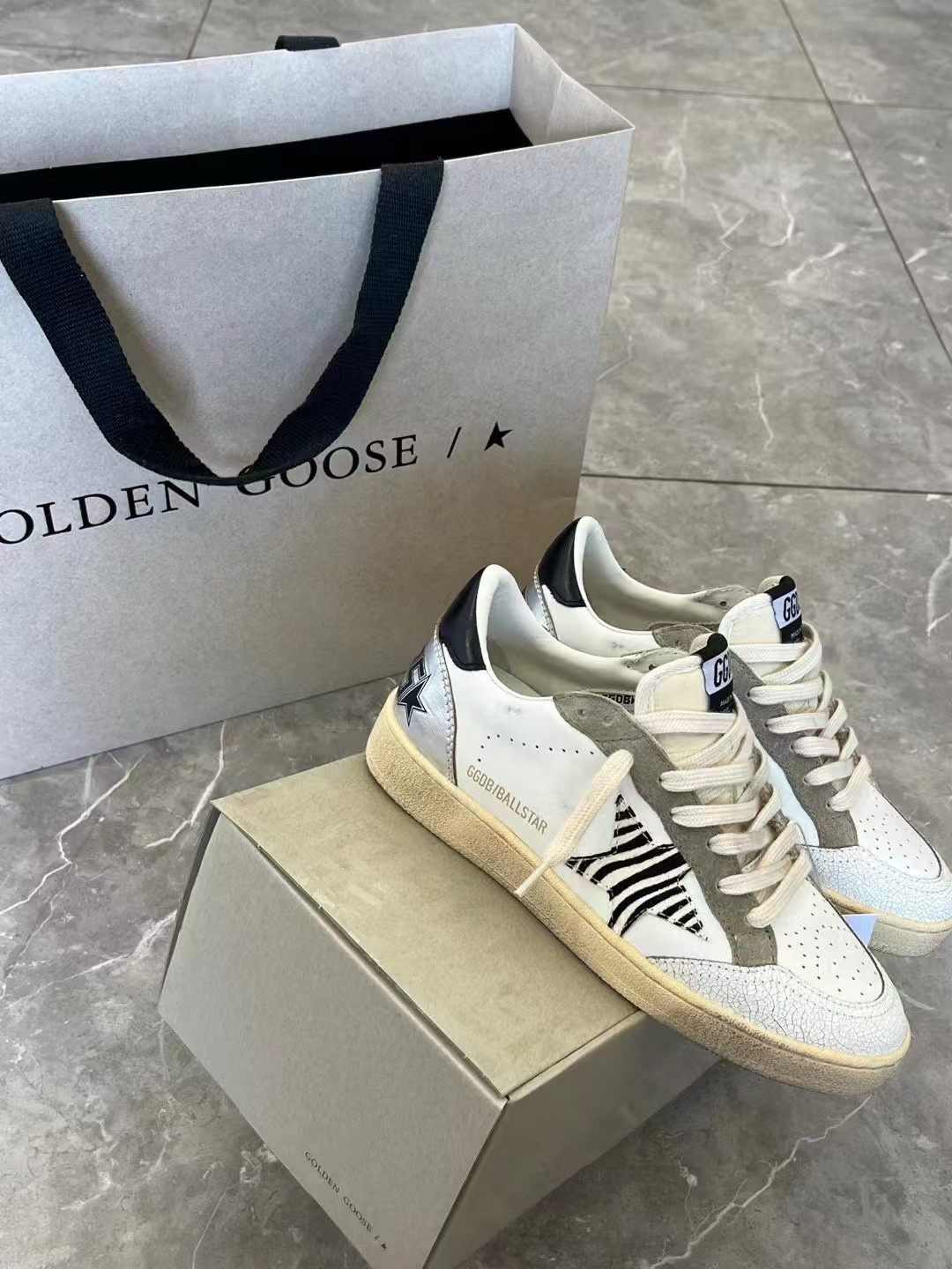 ua g01den G003e s*per-star sneaker