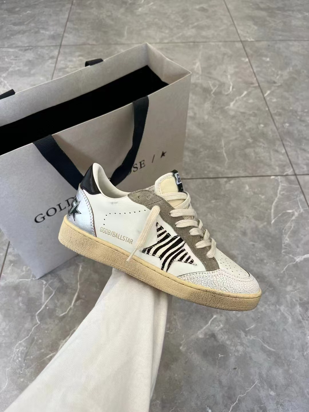 ua g01den G003e s*per-star sneaker