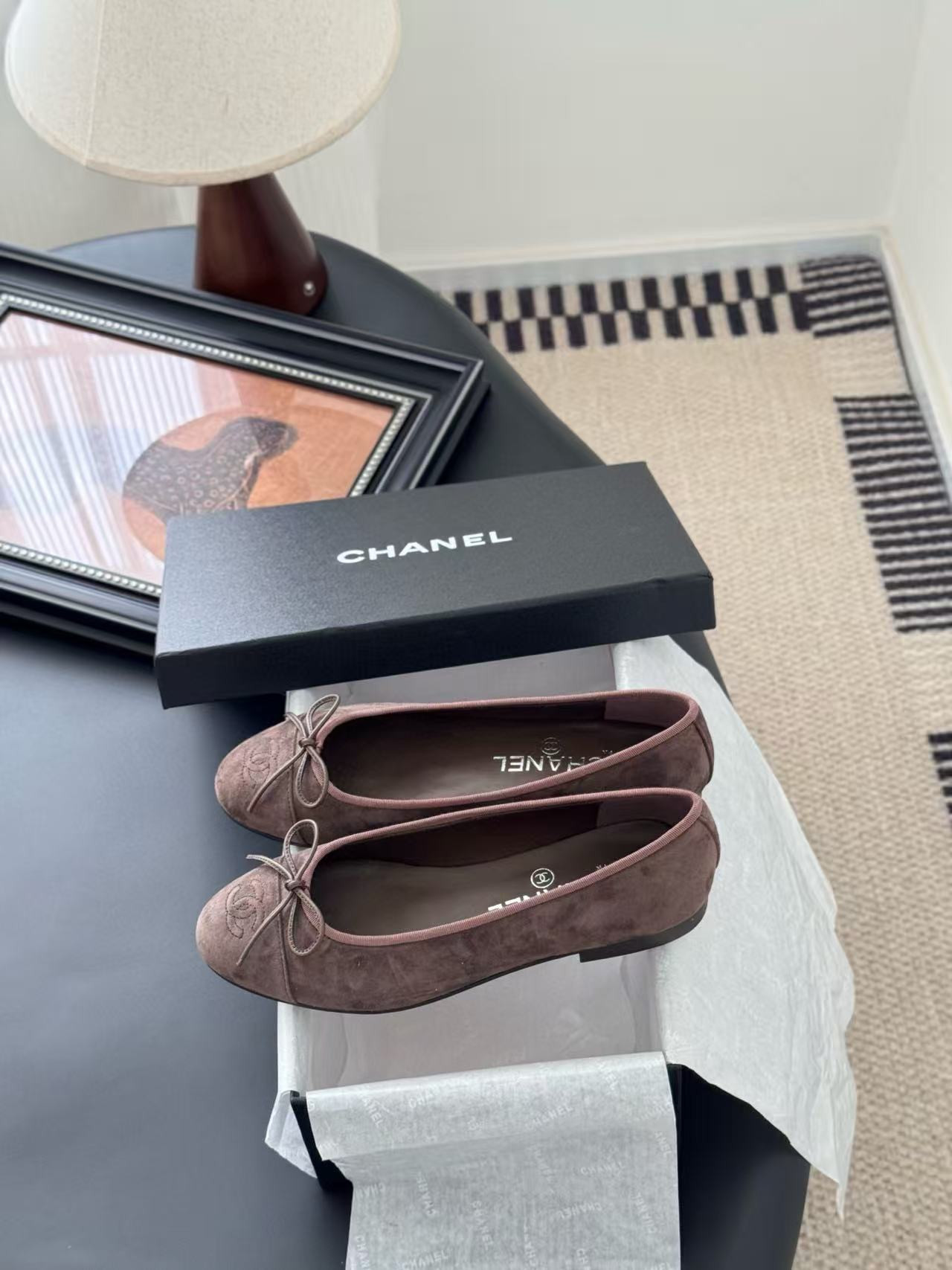 ua Ch*el ballet flats