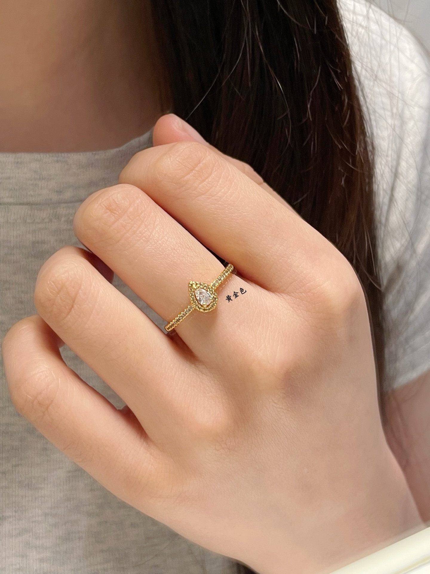 Mes1kaa single teardrop full di*m*nd ring