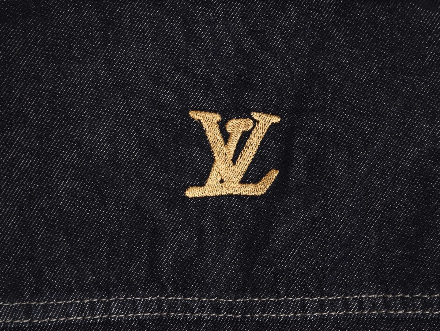 l0*is v*t0n lv De*1m coats suit