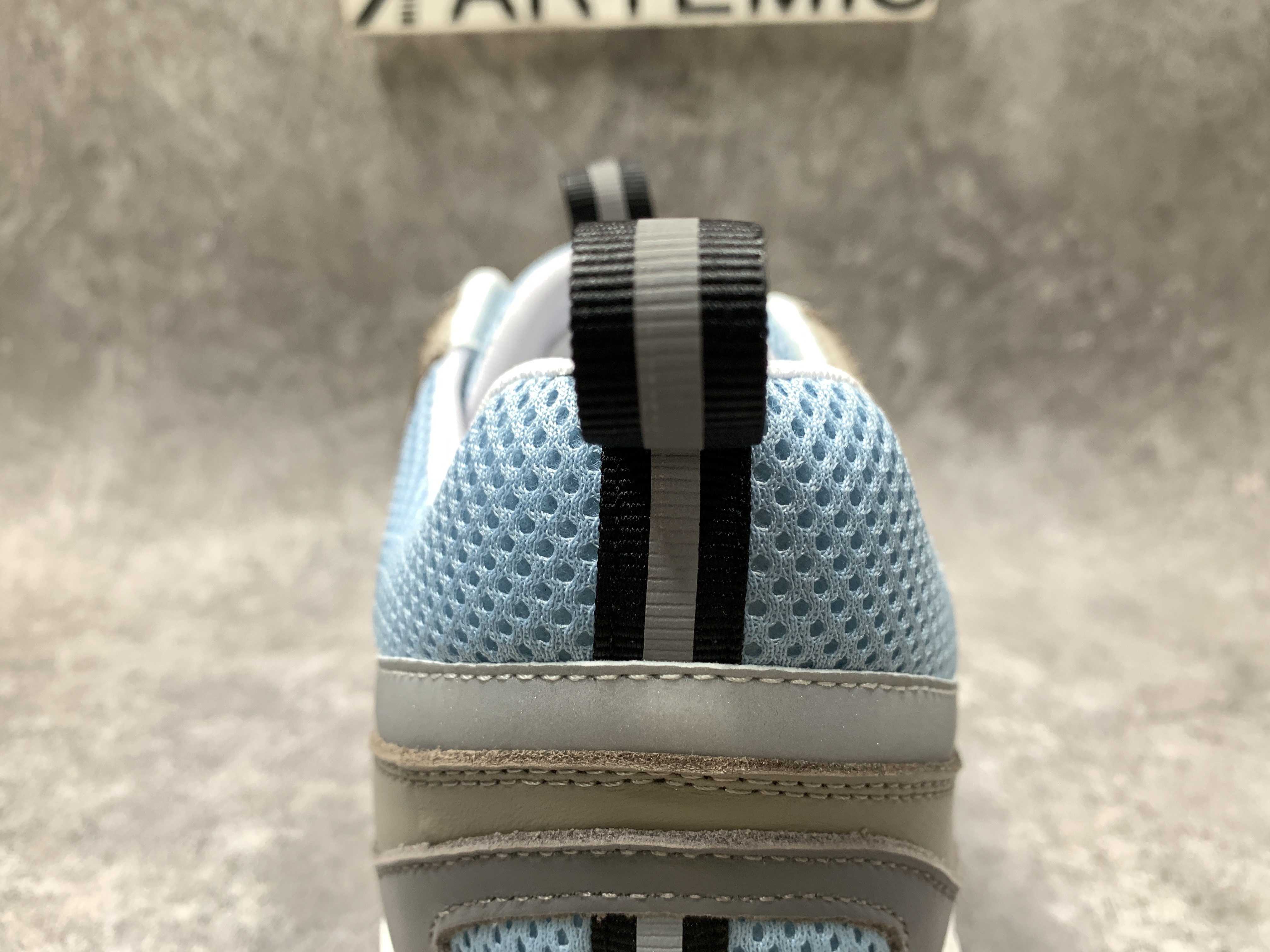 D*or b22 white blue