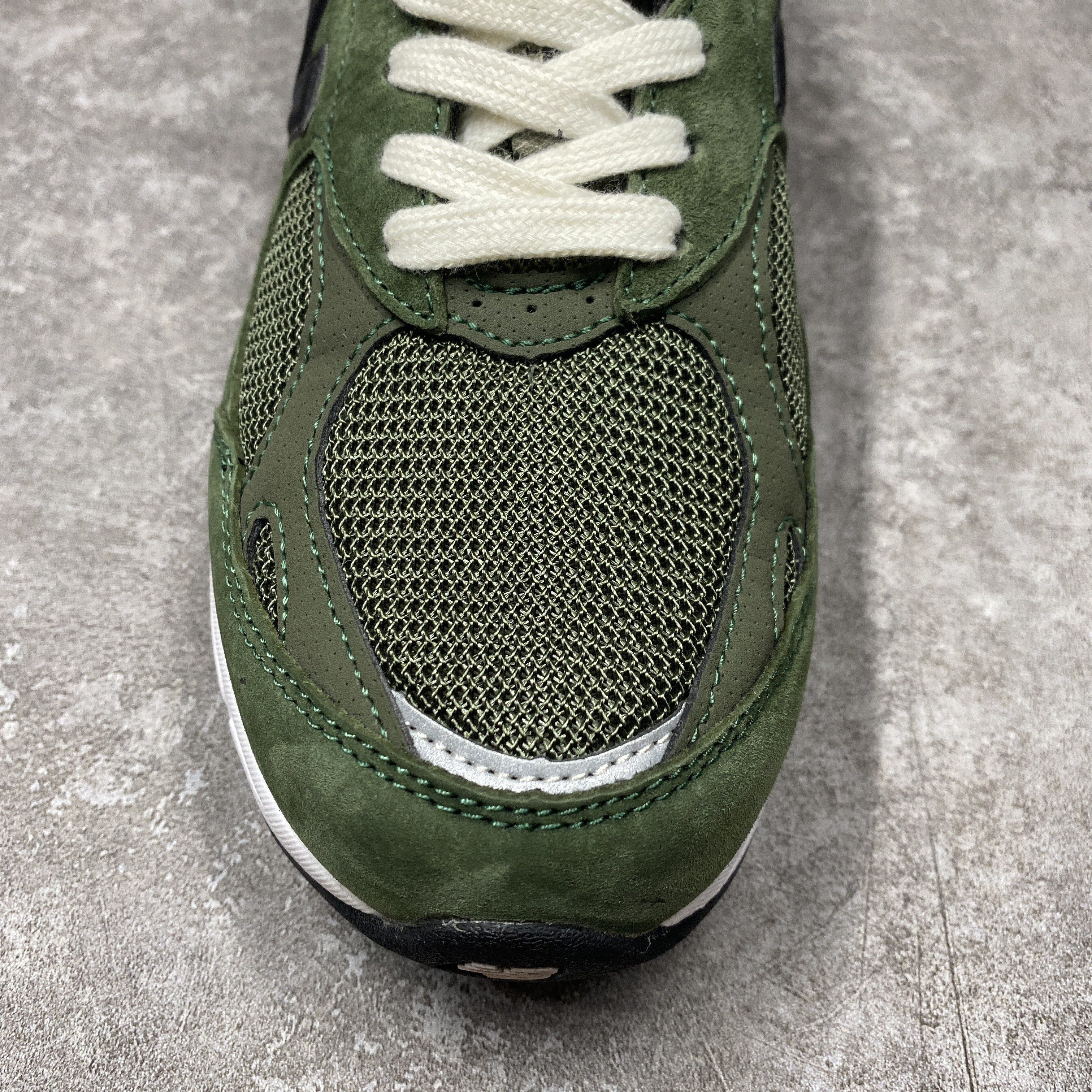new Ba1an*e 990v3 jjjjound olive
