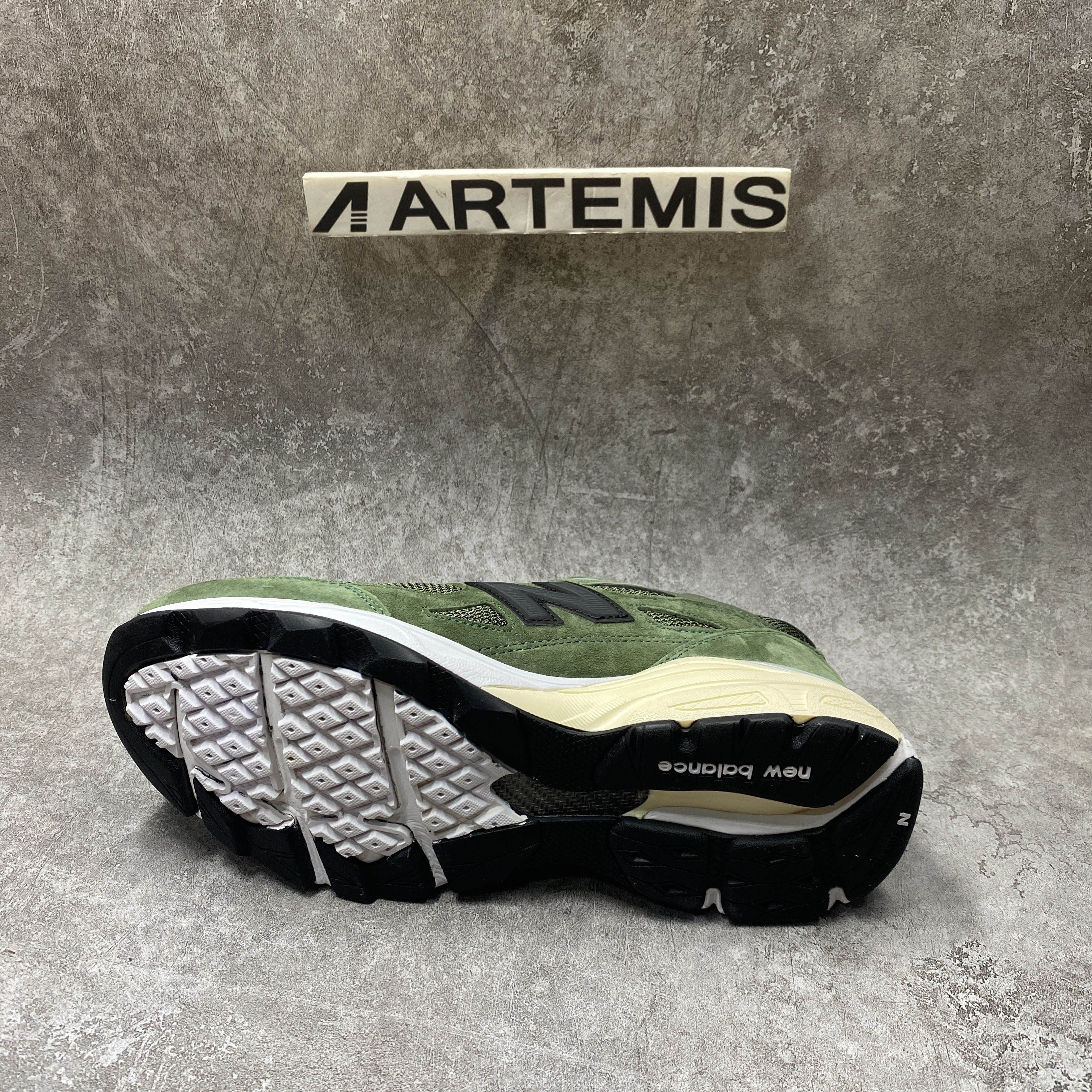 new Ba1an*e 990v3 jjjjound olive