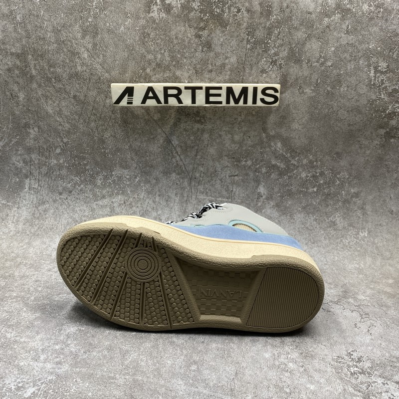 Lanu1n leather curb light blue gum