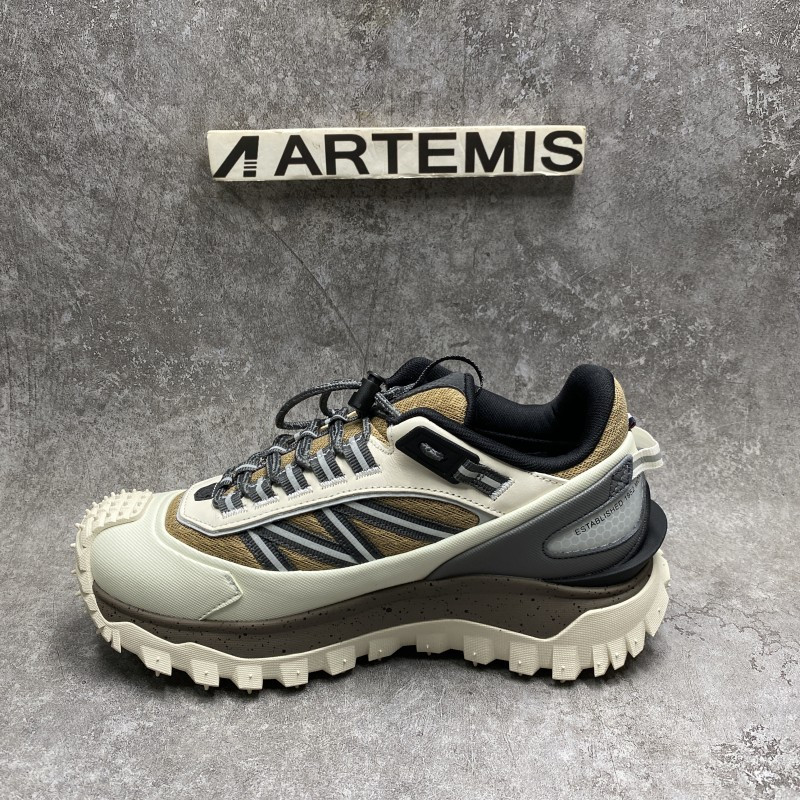 M0nc1er trailgrip beige white