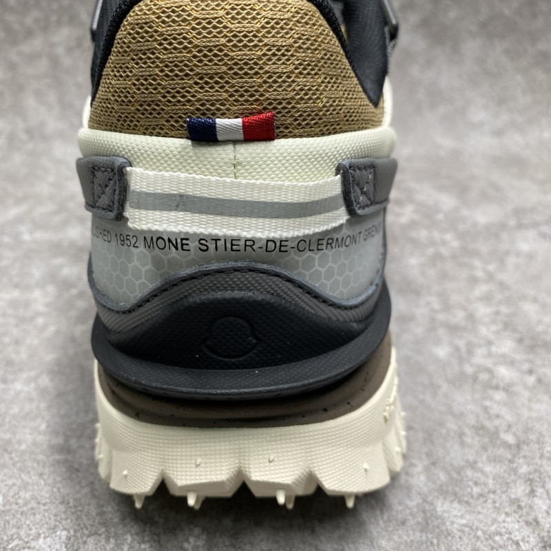 M0nc1er trailgrip beige white