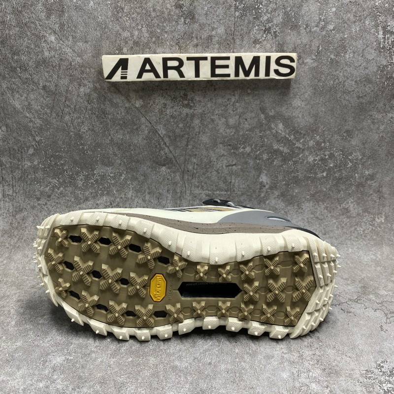 M0nc1er trailgrip beige white