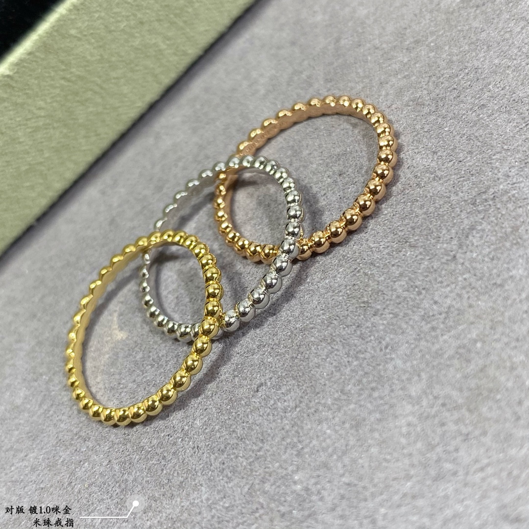 V*N CL*F & arpels rice bead ring