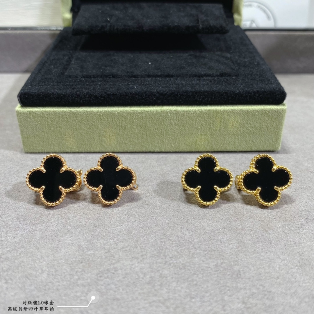 v*n cl*f & arpels preM1vm fritillaria four-leaf clover earrings