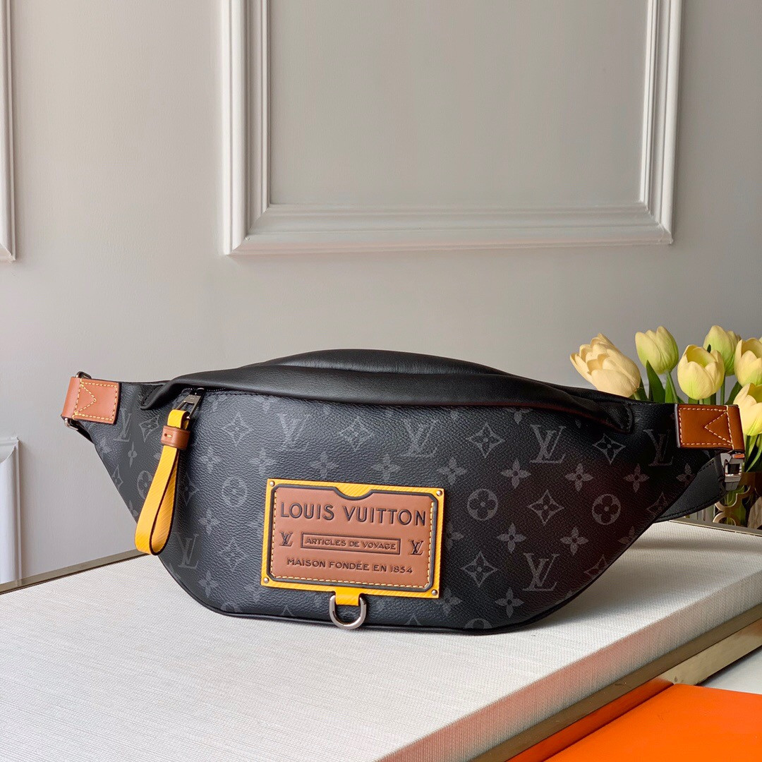 LV BUMBAG M45220