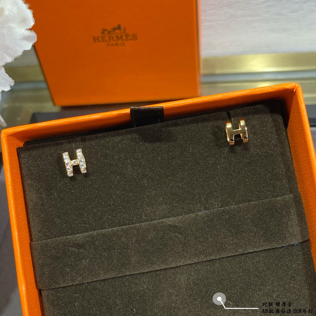 H**me5 ab style fully di*m*nd-encrusted h stud earrings
