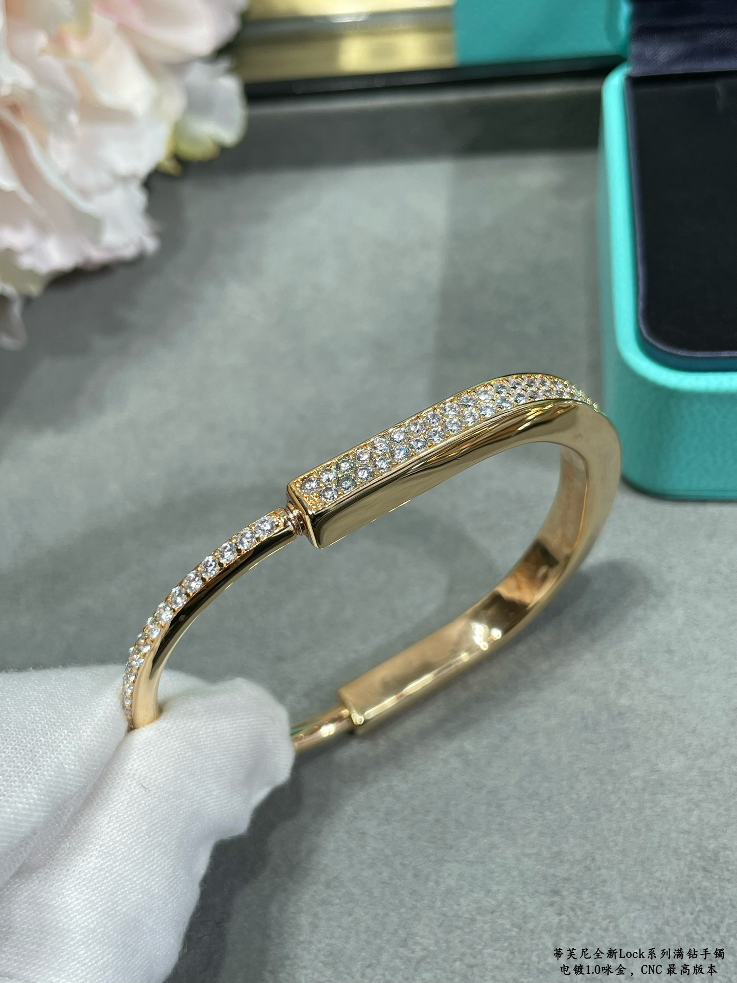 t*f*ny & co. lock full Di*m*nd bracelet
