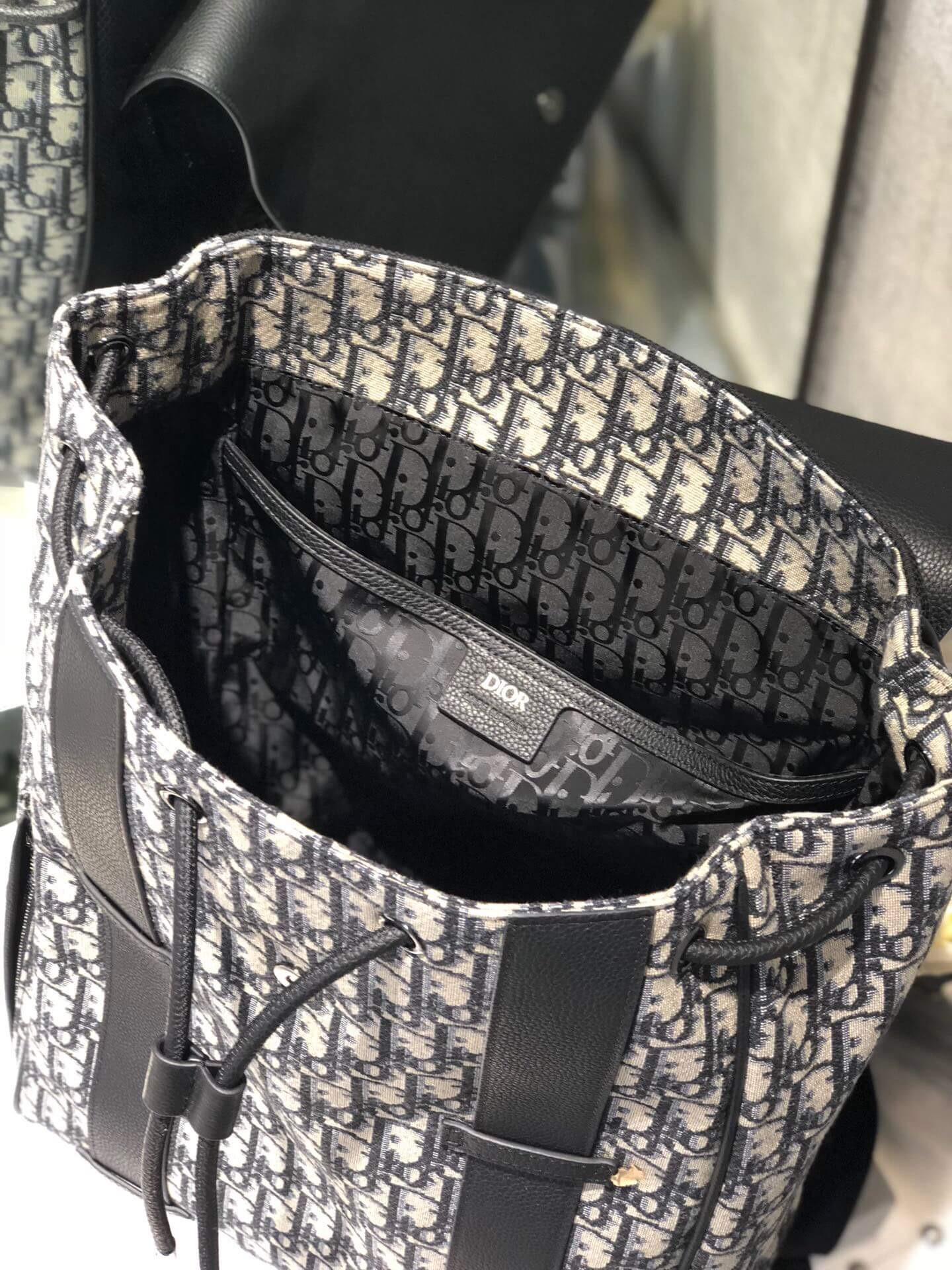 D*or backpack