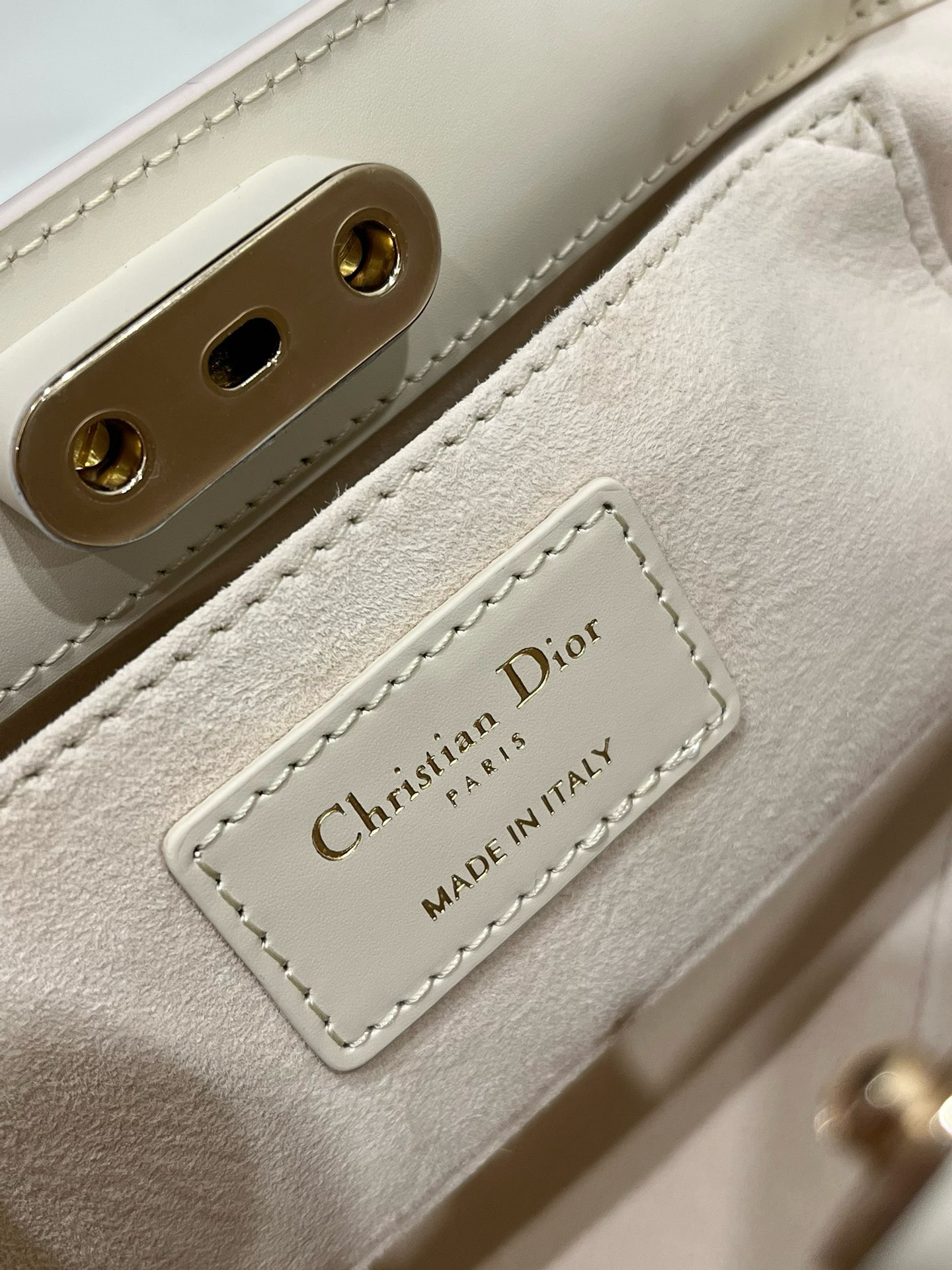 ch**an D*or small D*or key bag 8.5x5x4.5 in