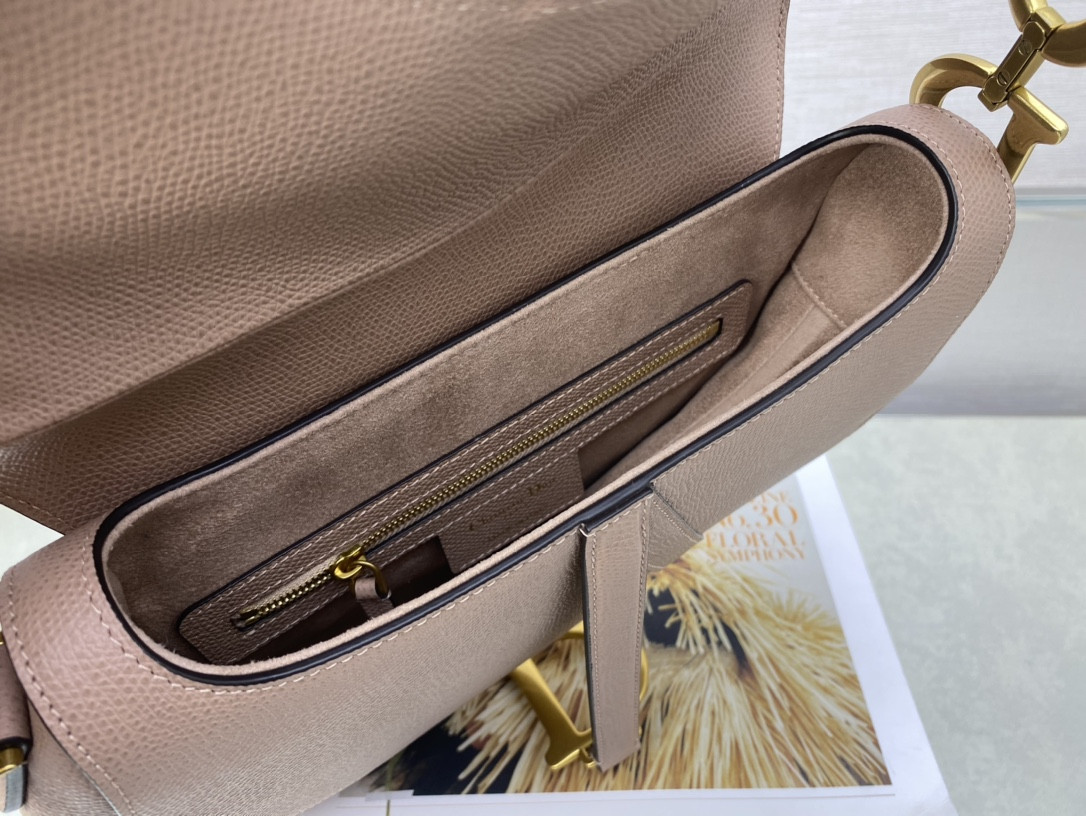 D*or saddle bag warm taupe grained calfskin 25.5x20x6.5cm