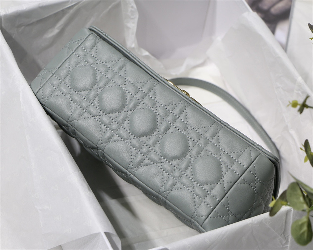 medium d*or caro bag ethereal gray S*pple cannage calfskin 25.5 x 15.5 x 8 cm