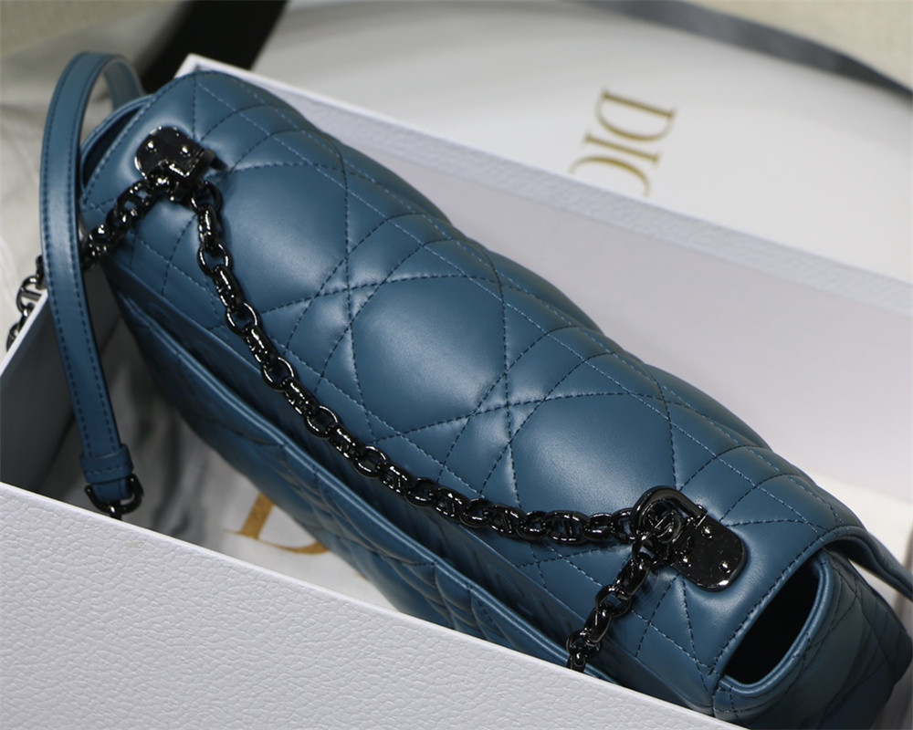 large d*or caro bag navy S*pple cannage calfskin with silver hardware 29 x 18 x 10 cm