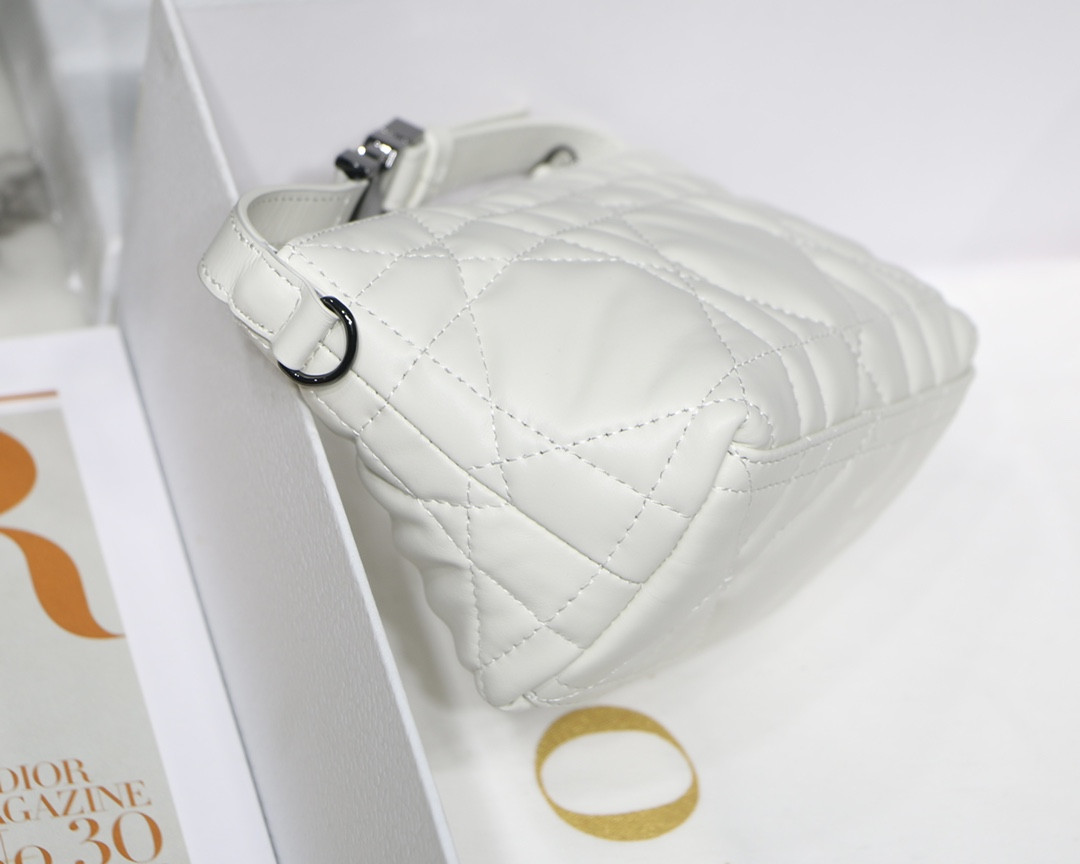 D*or travel nomad pouch white