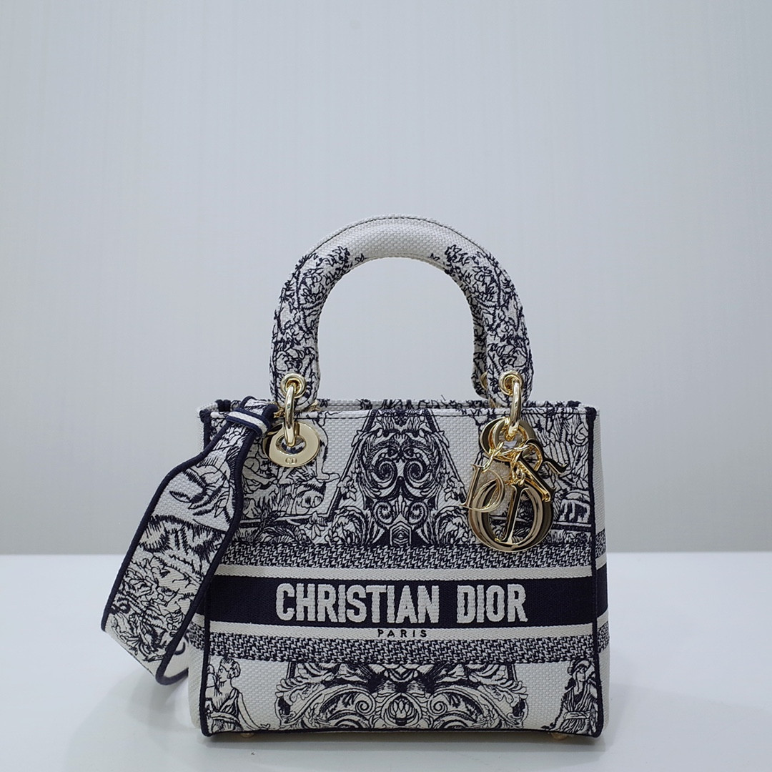 medium D*or lady d-lite bag 24 x 20 x 11 cm