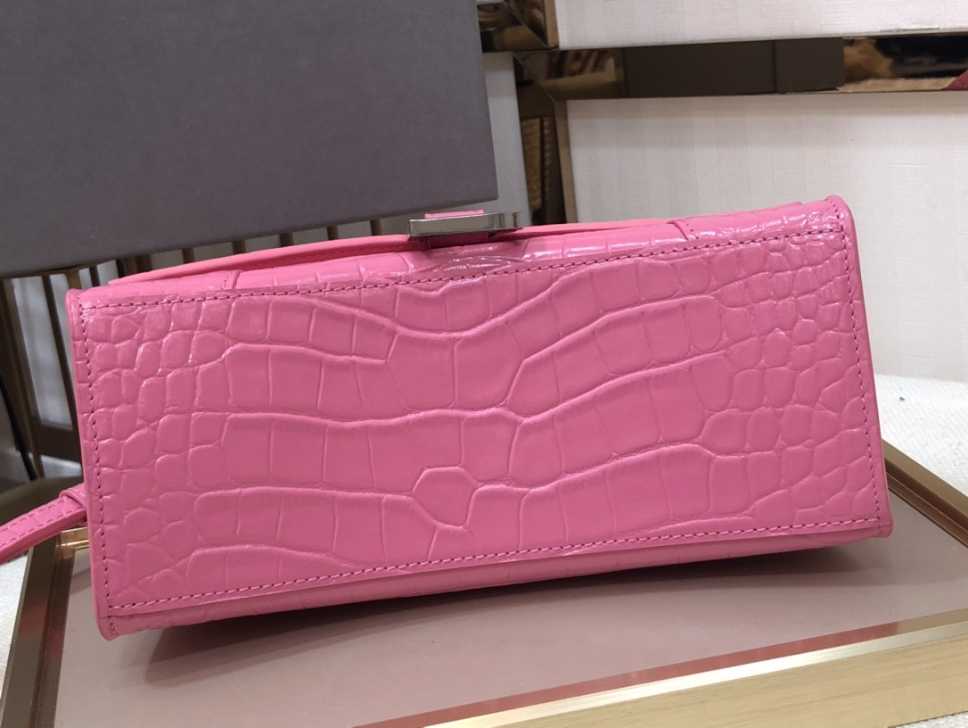Ba*len*cia*ga women
