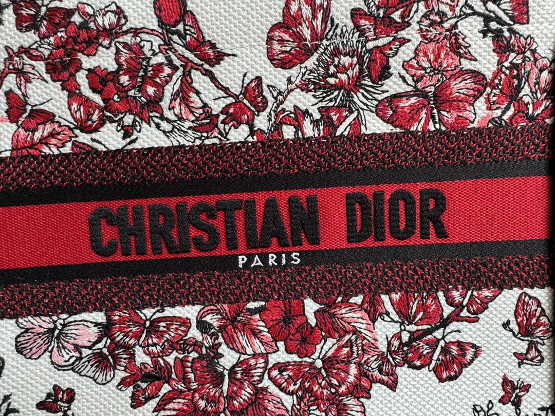 small D*or book tote white and red le cŒur des papillons embroidery 10.5 x 8.5 x 5.5 inches