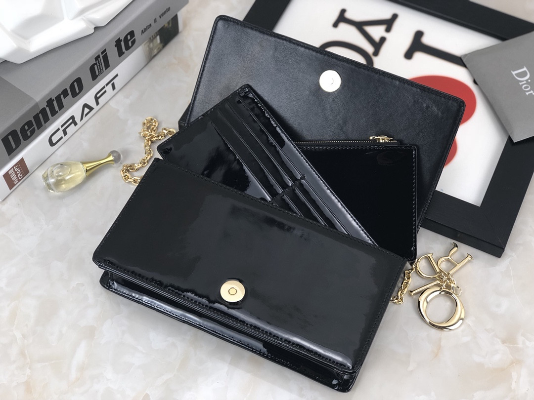 lady D*or pouch black patent cannage calfskin 8.5 x 4.5 x 1 inches