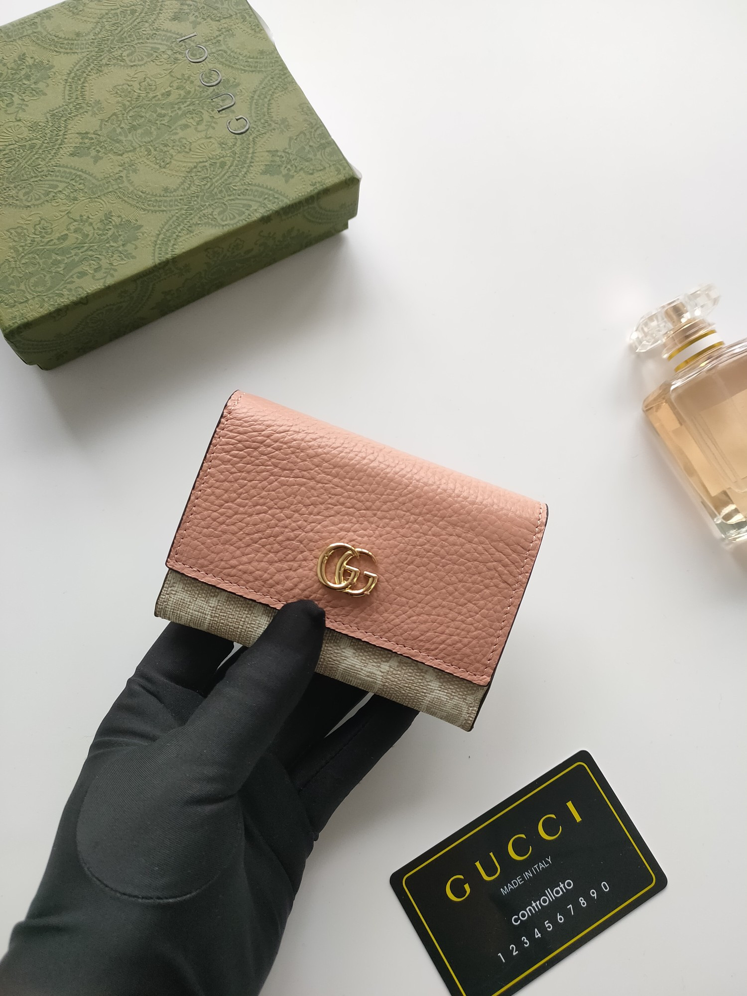 G*u*i gg card case wallet