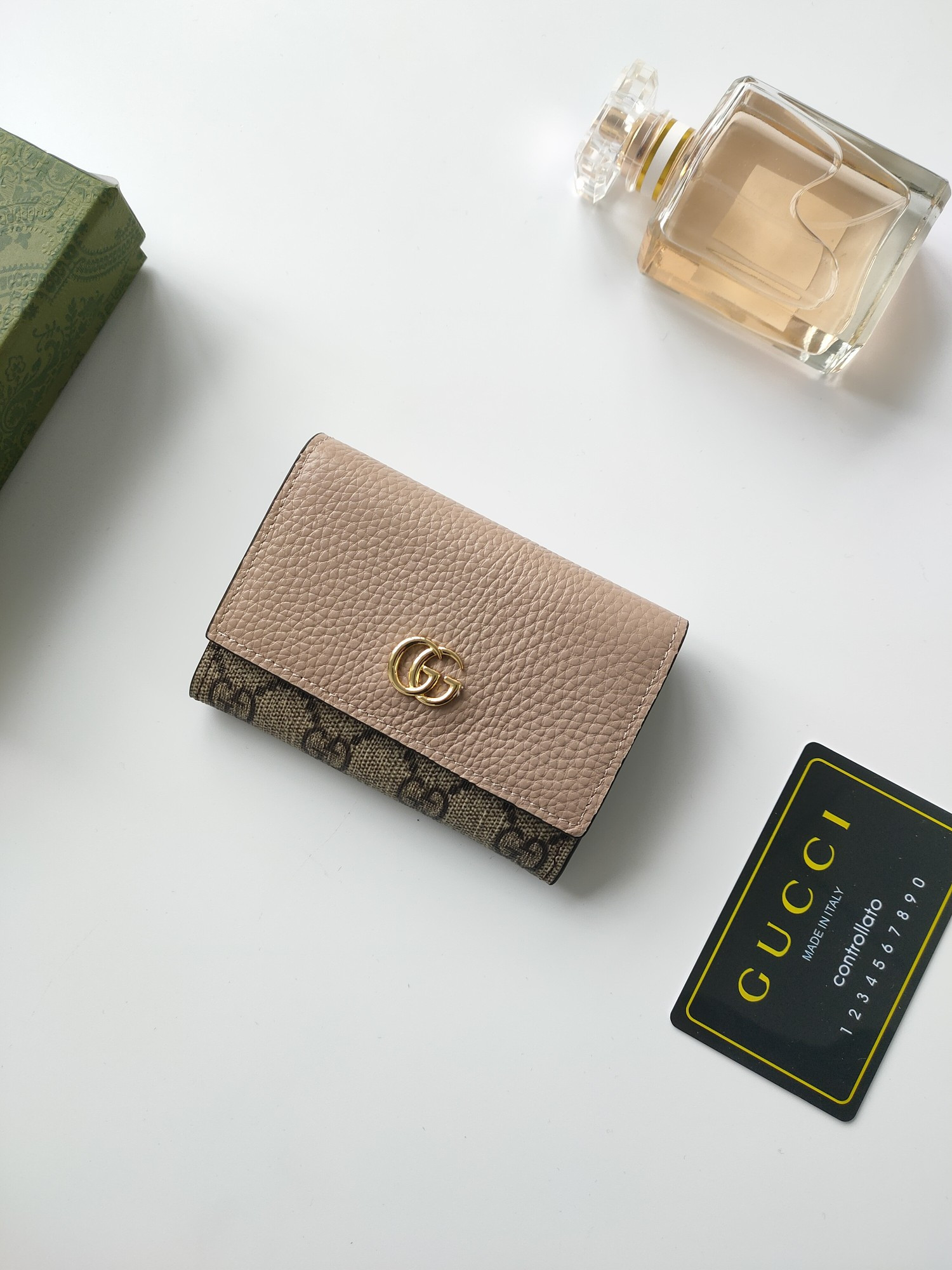 G*u*i gg card case wallet
