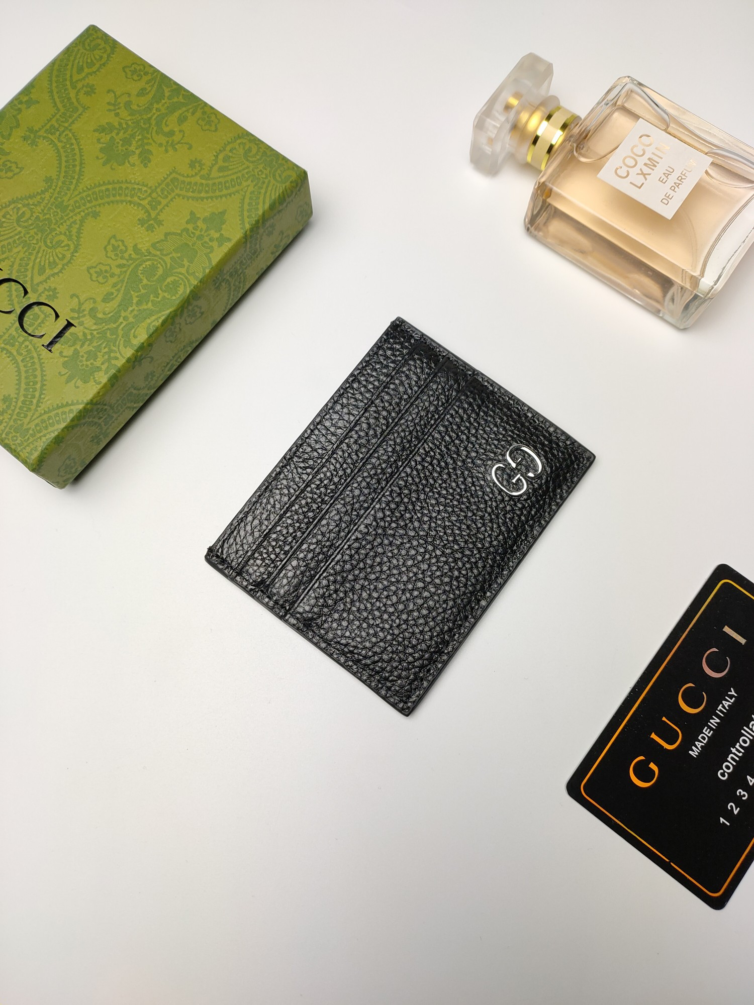 G*u*i gg card case wallet