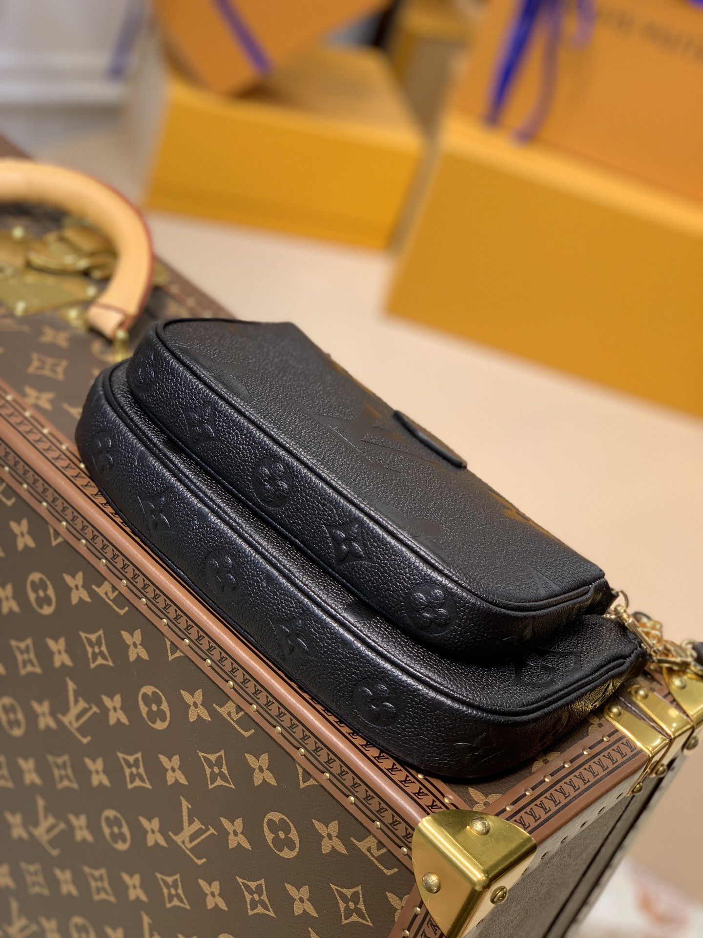 l0*is V*t0n m80399 multi pochette accessoires 9.4 x 5.3 x 1.6 inches