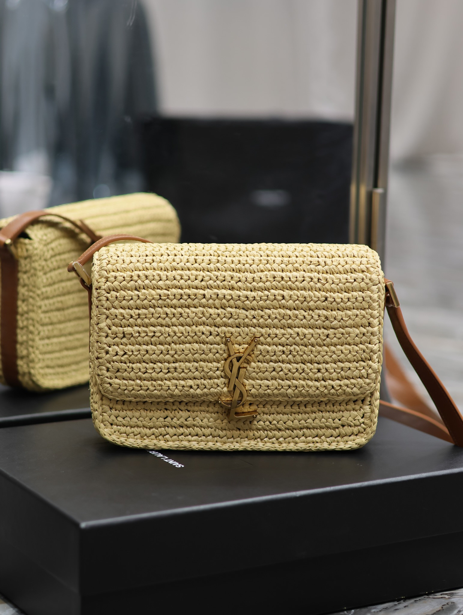 y*l solferino medium in raffia and vegetable-tanned leather naturel and bR1ck 9.1 x 6.3 x 2.4 inches