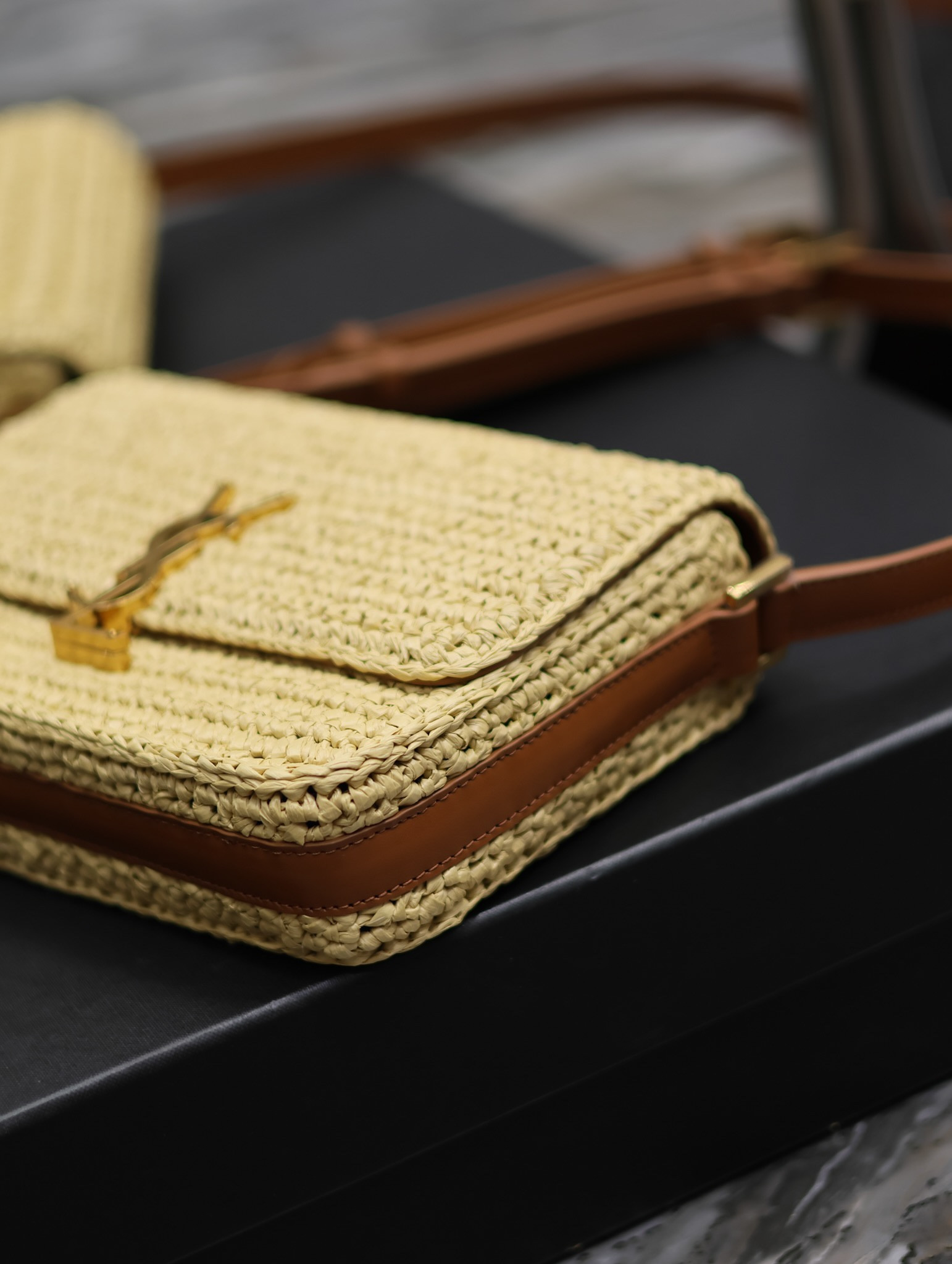 y*l solferino medium in raffia and vegetable-tanned leather naturel and bR1ck 9.1 x 6.3 x 2.4 inches