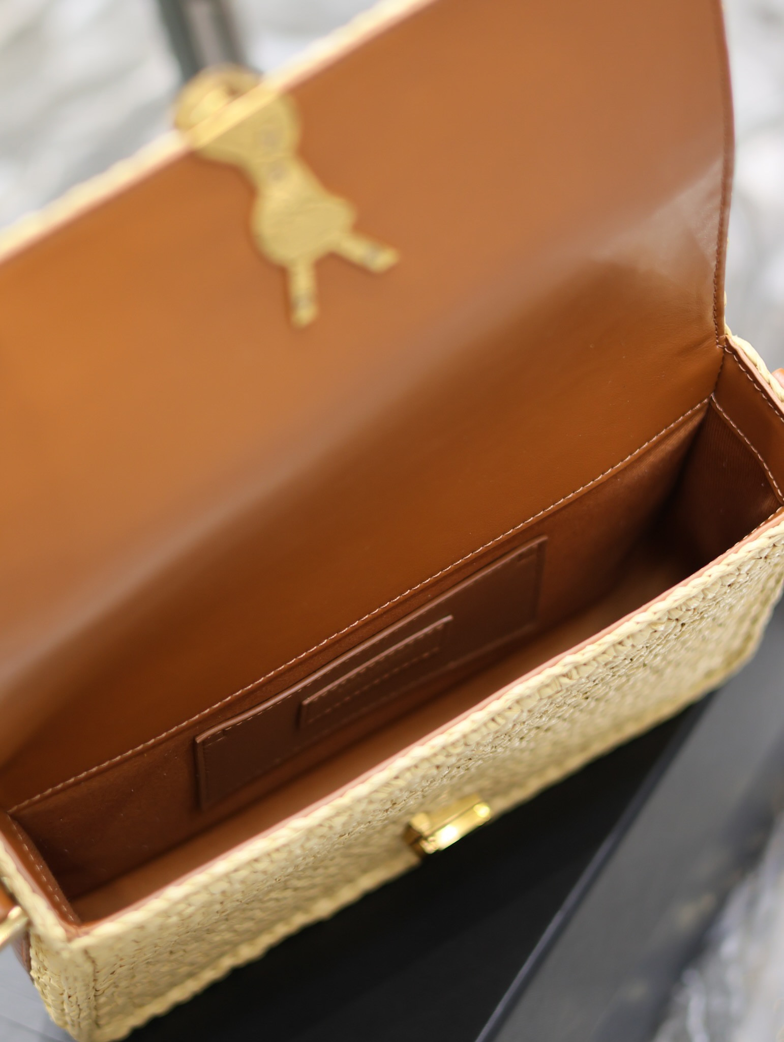 y*l solferino medium in raffia and vegetable-tanned leather naturel and bR1ck 9.1 x 6.3 x 2.4 inches