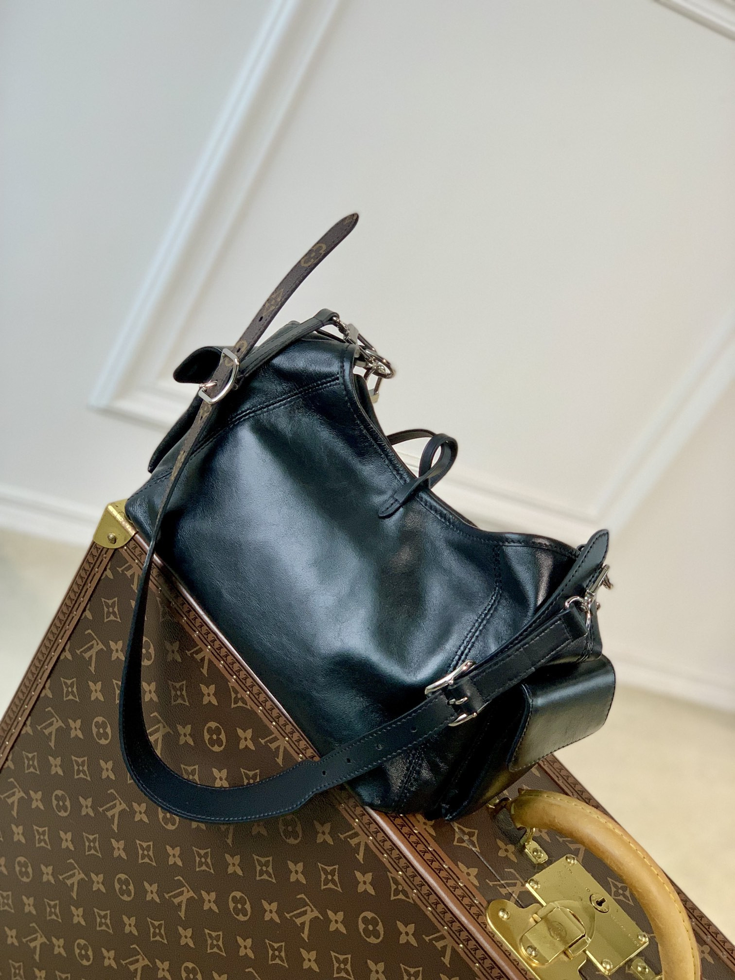 LV M24861 CarryAll Cargo PM 13.2 x 9.1 x 5.9 inches