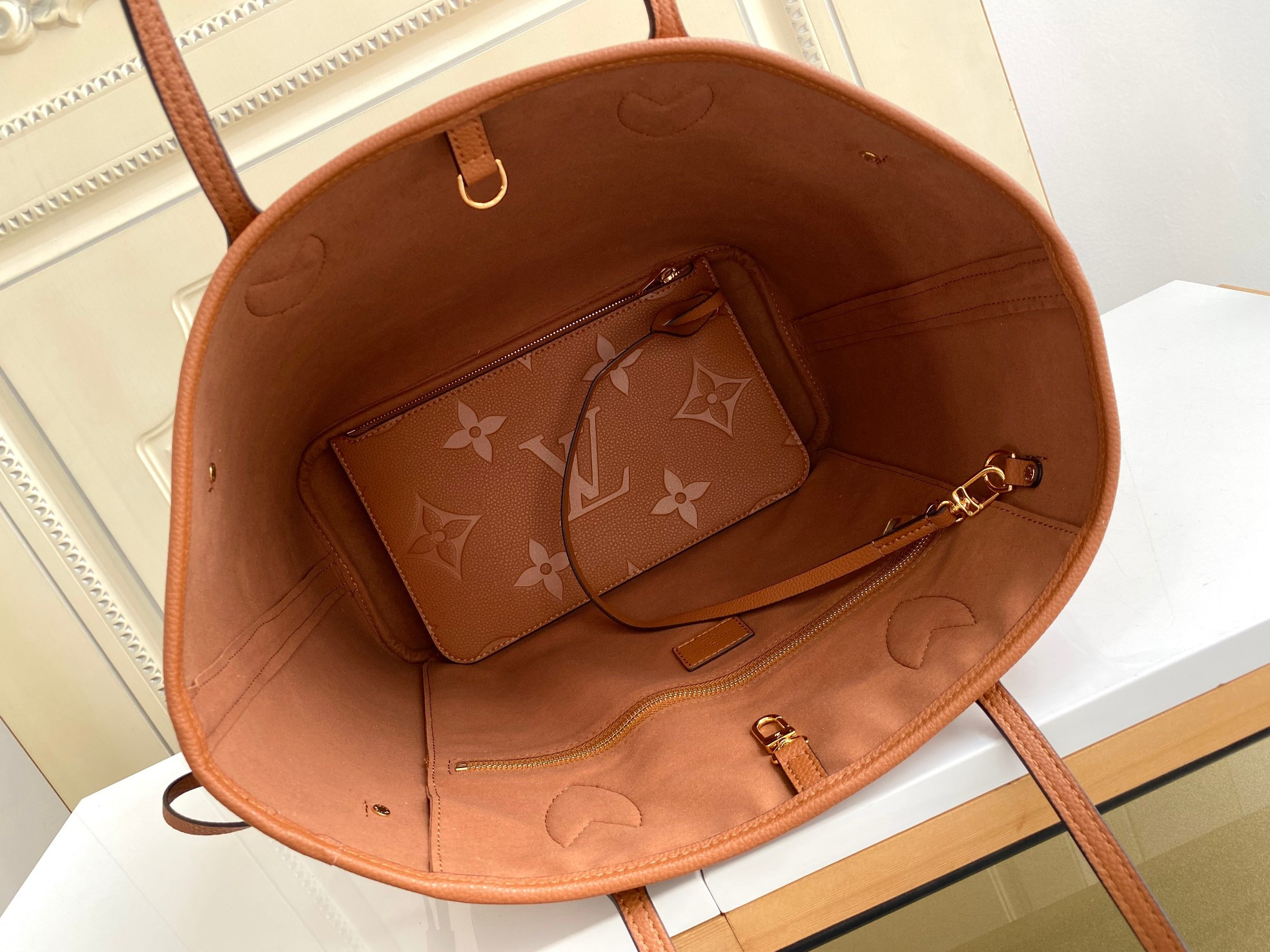 LV M46135 Neverfull MM 12.6 x 11.4 x 6.7 inches Without Box