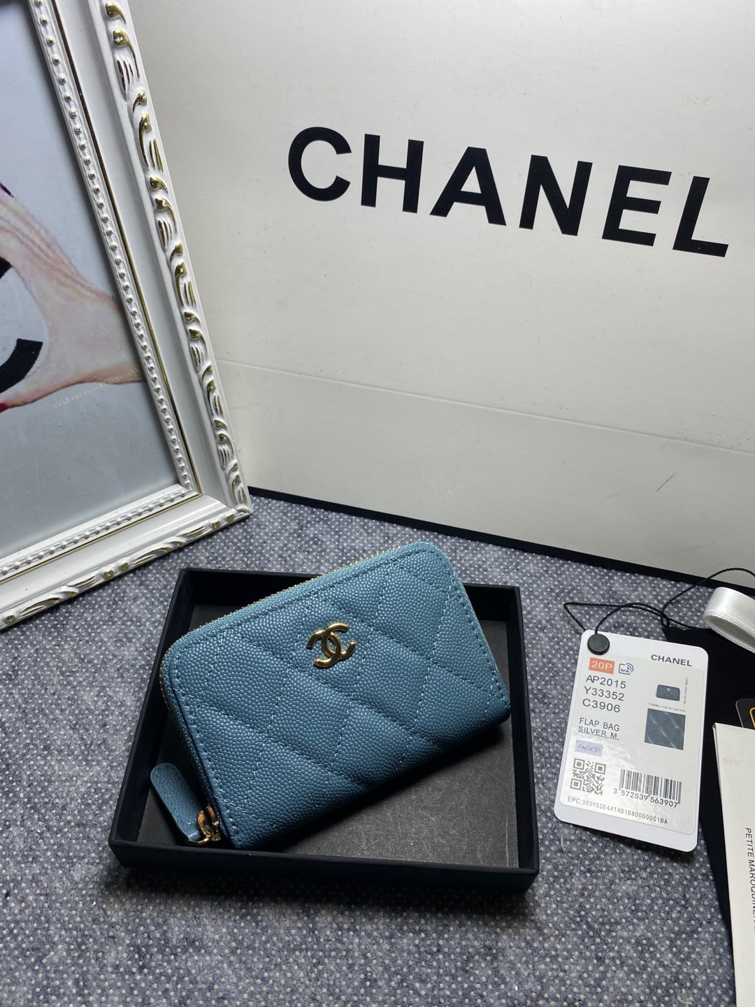 Ch*el zipped coin purse 7.5x 11x 2.5cm