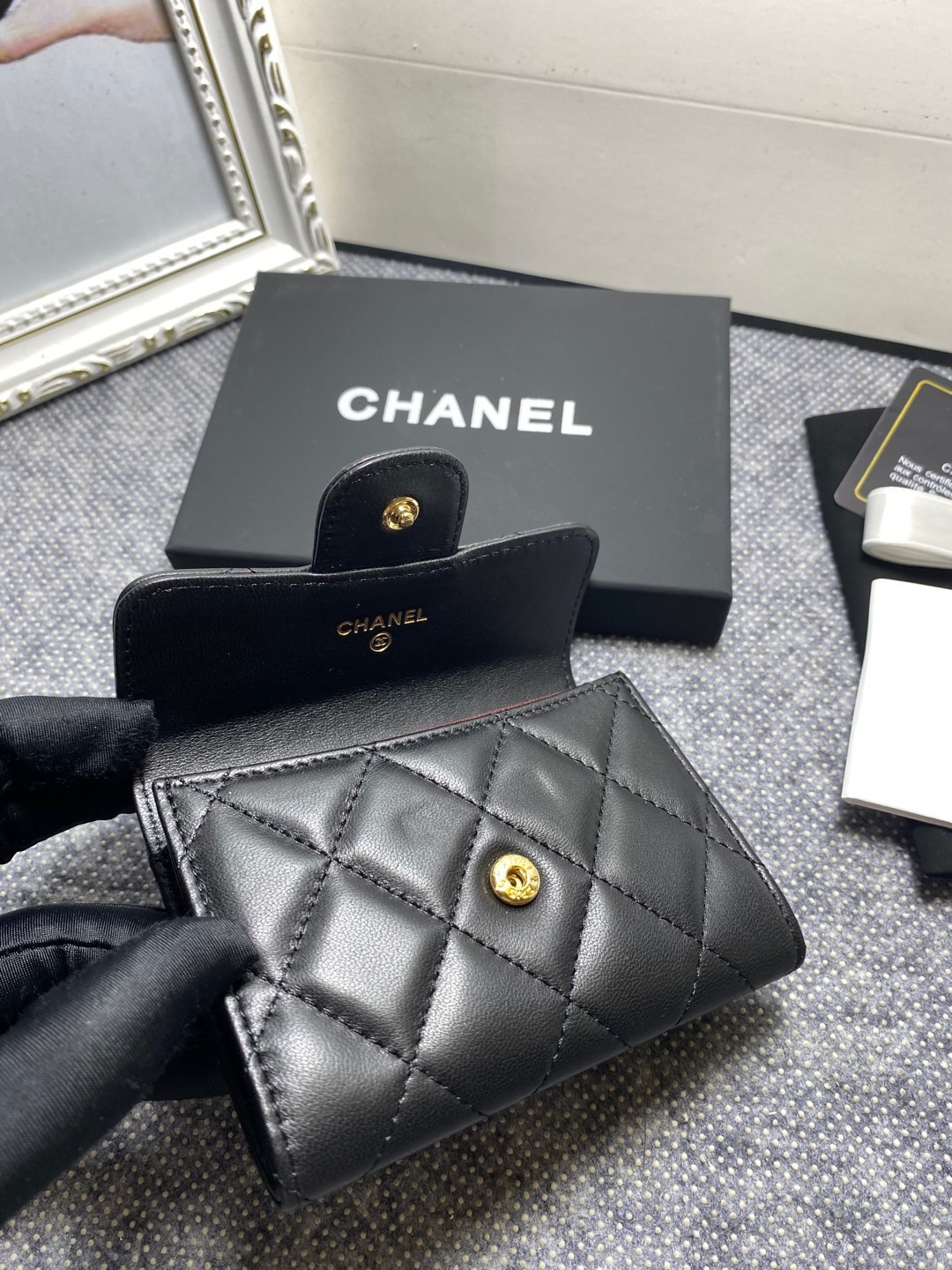 Ch*el flap wallet 12 x 8.5cm