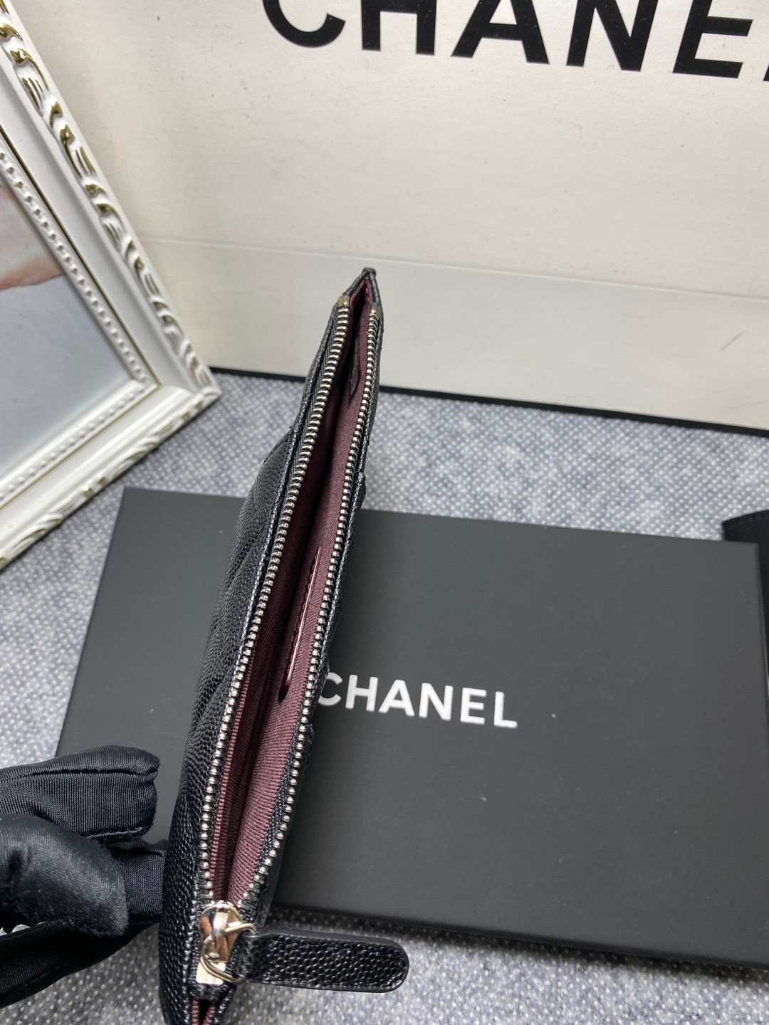 Ch*el long zipped wallet 19-11cm