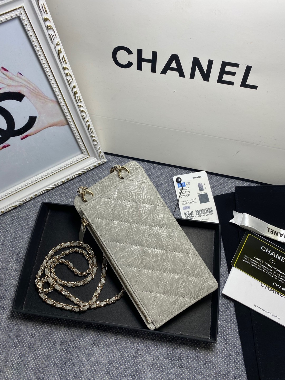 Ch*el long zipped wallet 19-11cm