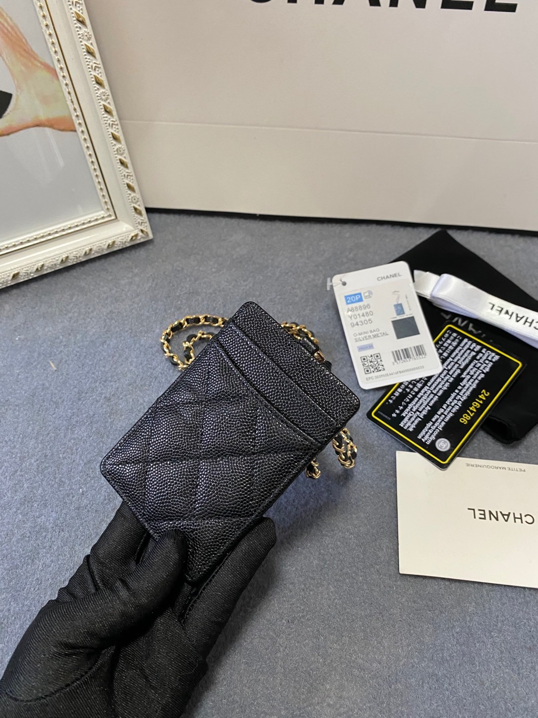 Ch*el card holder 10.5 x7 x 0.5cm