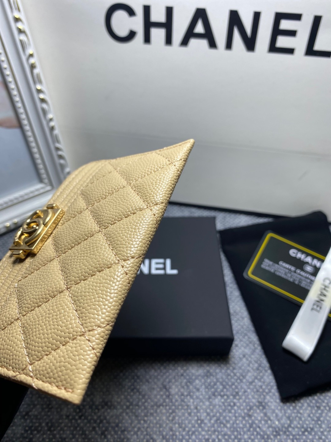 Ch*el card holder 10cm