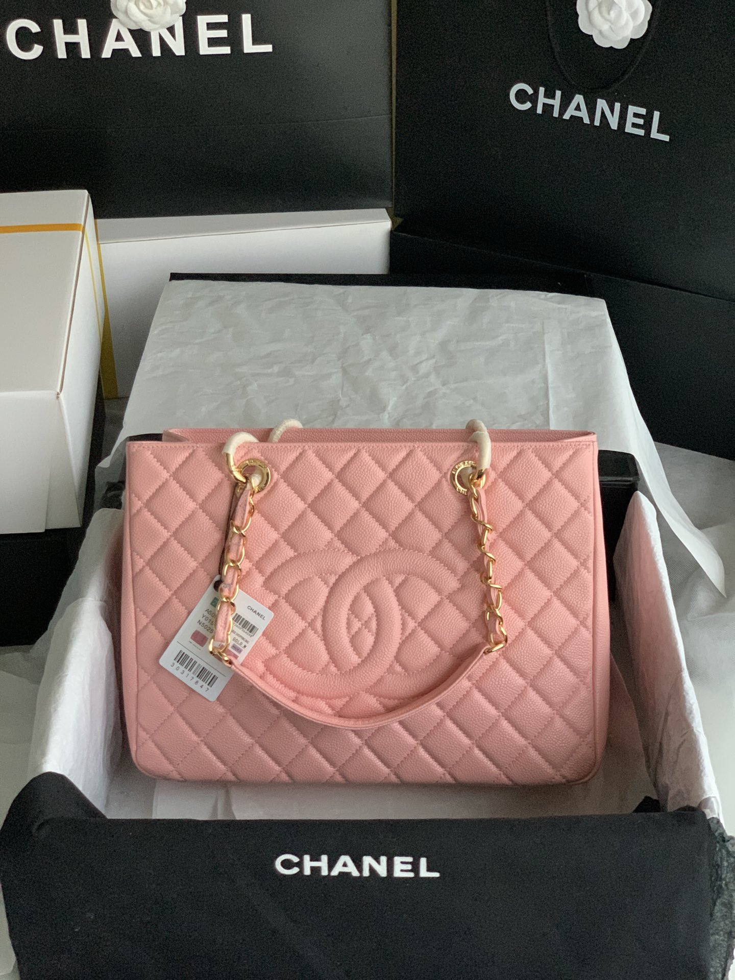 Ch*el gst caviar leather hardware 24x33x13cm