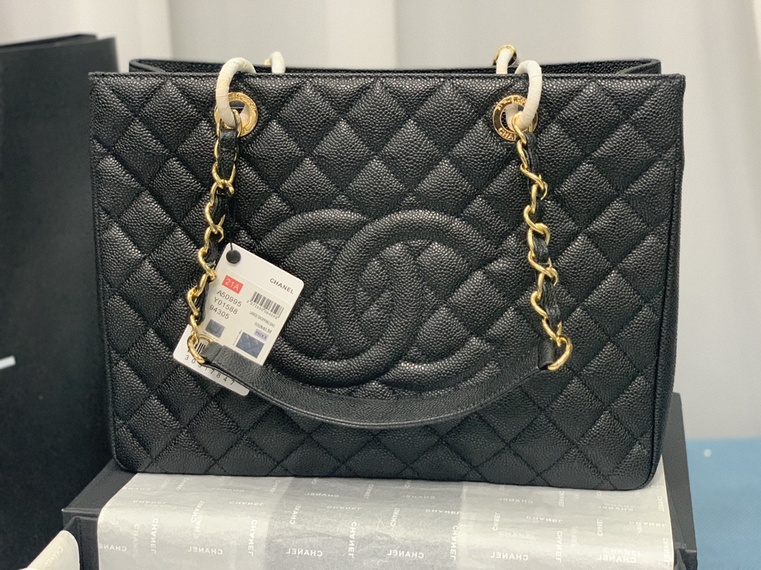 Ch*el gst caviar leather hardware 24x33x13cm