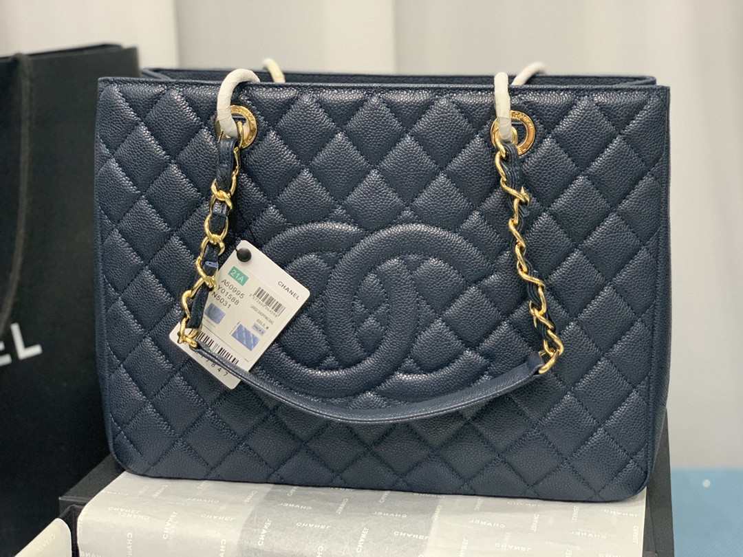 Ch*el gst caviar leather hardware 24x33x13cm