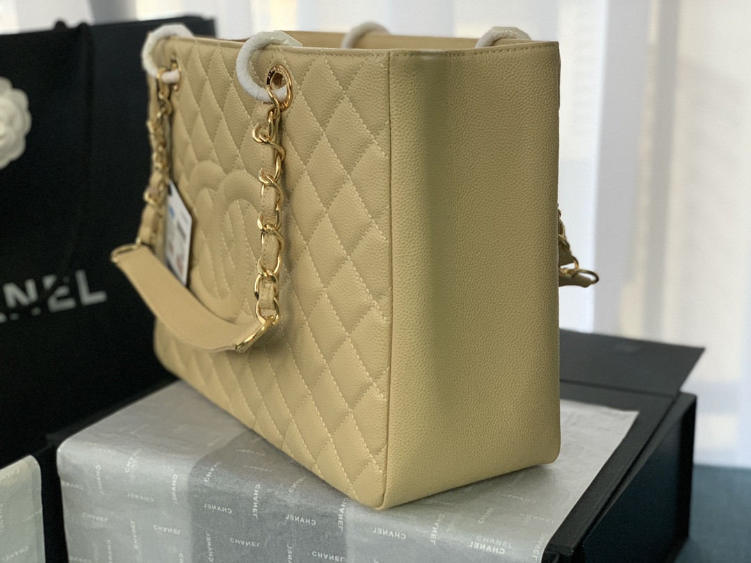 Ch*el gst caviar leather hardware 24x33x13cm