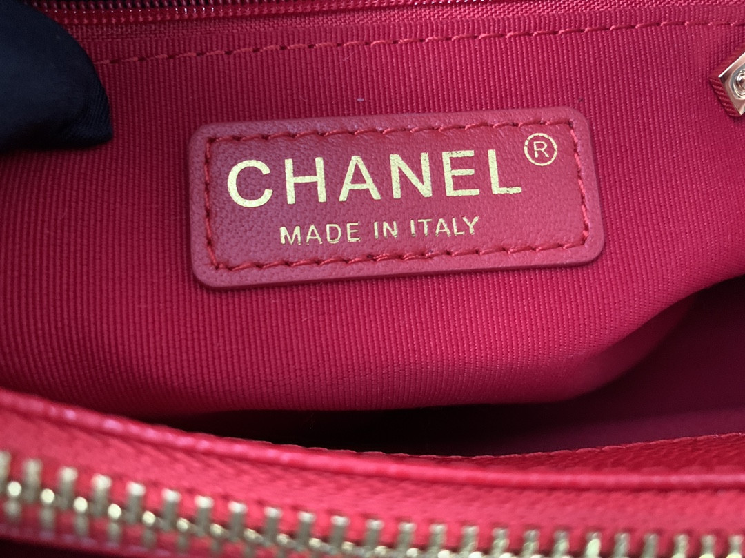 Ch*el gst caviar leather hardware 24x33x13cm