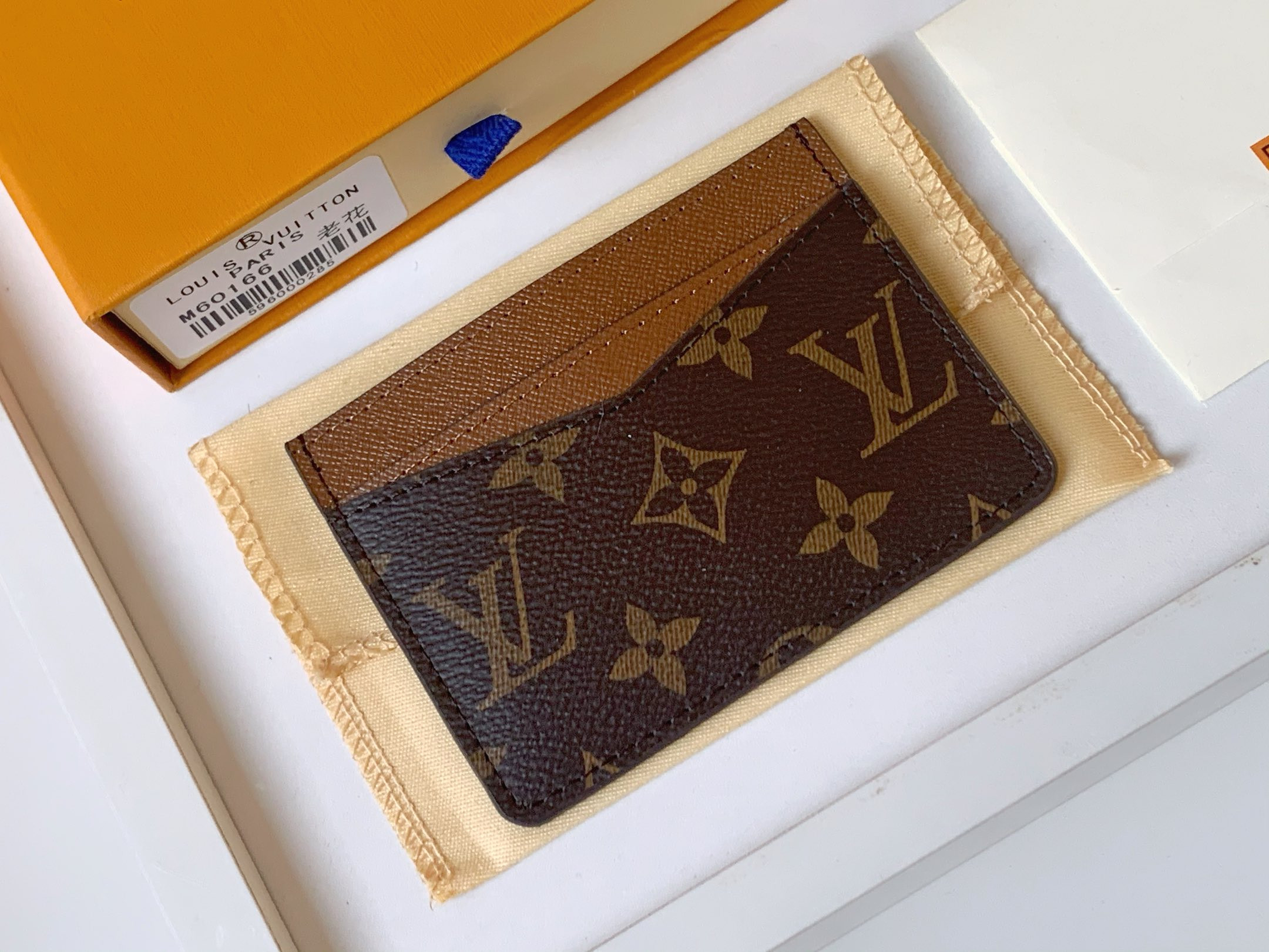 l0*is V*t0n lv card holder 8x11cm